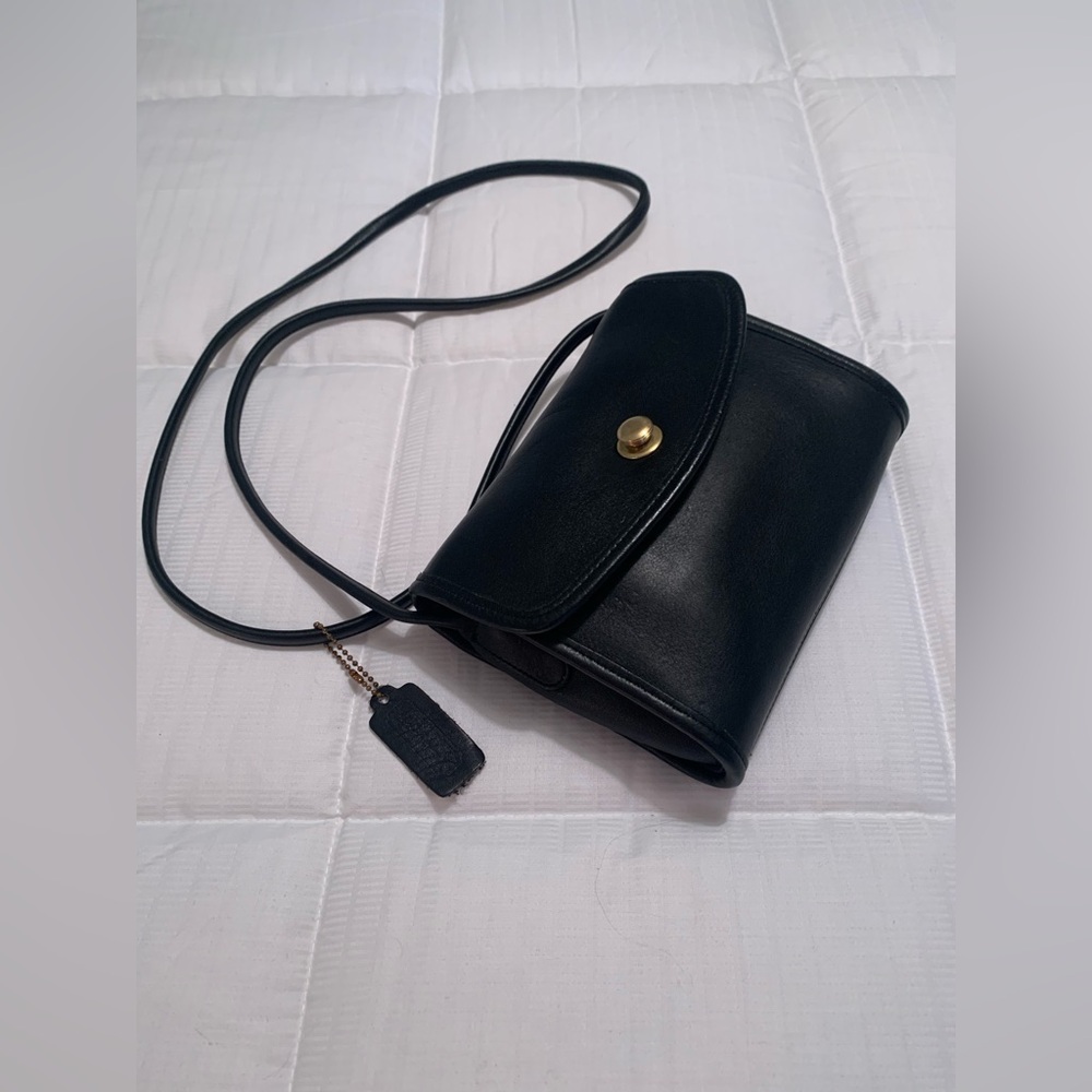Vintage Coach Chrystie 9892 Black Leather Crossbody Bag No. B5D-9892 made in USA